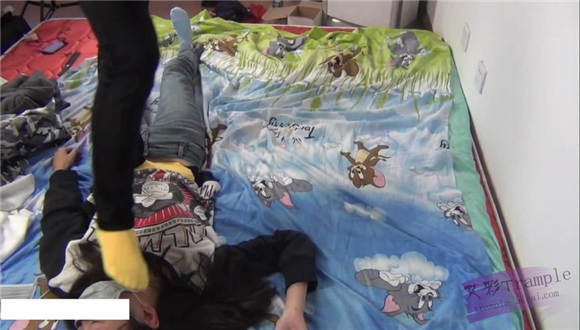 甜儿公主黄色棉袜踩虐lulu G-NV-101_绳艺库视频下载