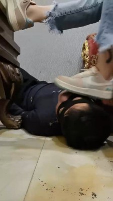 【文文文】素人小姐姐踩狗脸 bf20416_绳艺库视频下载