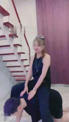 【梦蝶女王】运动鞋棉袜踢踹玩够 bf17123_绳艺库视频下载