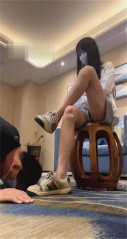 【阿月】无底线踩踏-强制深喉-耳光踹头-腿绞转胯 G-210822-23_绳艺库视频下载