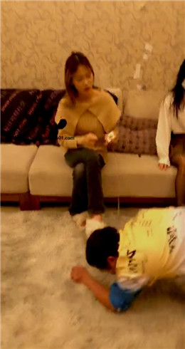 套路直播视频【欣欣】和闺蜜一起打牌玩家奴 JS23021906_绳艺库视频下载