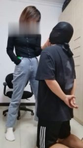 【奶欲】心情不好抓狗发泄 bf17643_绳艺库视频下载