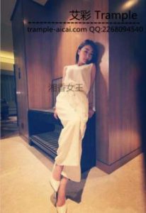 湘香女王长靴户外圣水淋浴贱狗_绳艺库视频下载