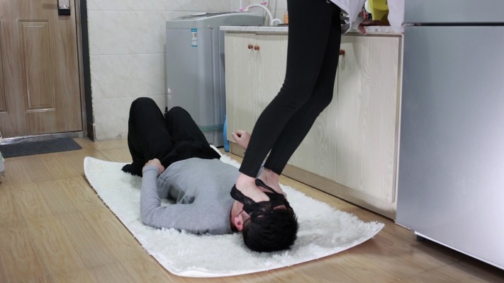 【黑丝诱惑】素人姣姣原味脏短靴踩踏骑马钻胯 YC-221211-2_绳艺库视频下载