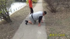 傲柔s野外骑乘+喂食_绳艺库视频下载