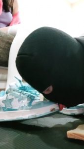 【蕾拉S】脏鞋踩踏喂食/舔原味脚 bf28281_绳艺库视频下载