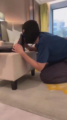 【万一情侣】长靴野蛮女友虐绿帽狗 bf11943_绳艺库视频下载