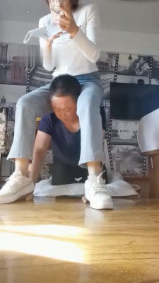 【奶欲】惩罚迟到狗当坐垫 bf18077_绳艺库视频下载