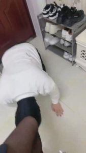 【简一】贱狗吃口水/舔脚上酸奶/清洁地面 bf10792_绳艺库视频下载