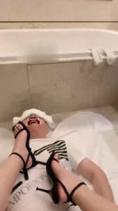 【上海赵丽颖】超美网红开口器人体垃圾桶/擦鞋器/刷牙漱口水 bf21444_绳艺库视频下载