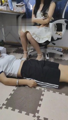 【蟹宝s】双闺蜜羞辱开发抖M舍友 bf16516_绳艺库视频下载