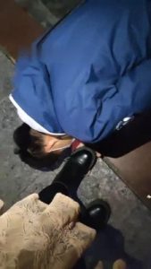 【梵高】成功三个美女路人踩踏 bf9041_绳艺库视频下载