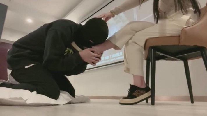 【湖北奈奈生】踩踏深喉专场 bf8745_绳艺库视频下载