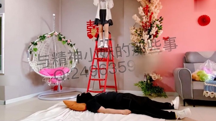 高空人脸蹦床-超重度 被精神小妹跳踩头 闻臭袜子舔脚 YC-230705-5_绳艺库视频下载