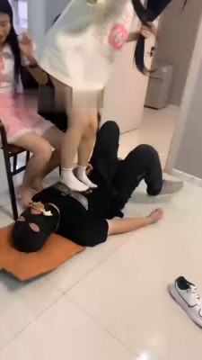 图片[6]_【橙宝】5S学生主-轮流舔鞋骑马转胯/脚踩喂食/气味羞辱 bf30594_绳艺库视频下载