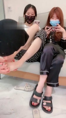 图片[7]_【Rina】素人闺蜜观赏玩狗-反绑踩/脚踩喂食/腿绞 B2290_绳艺库视频下载