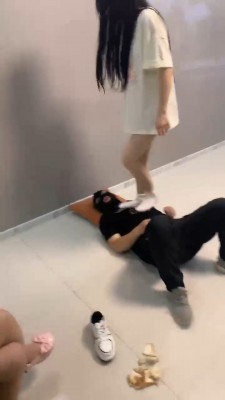 图片[8]_【橙宝】5S学生主-轮流舔鞋骑马转胯/脚踩喂食/气味羞辱 bf30594_绳艺库视频下载