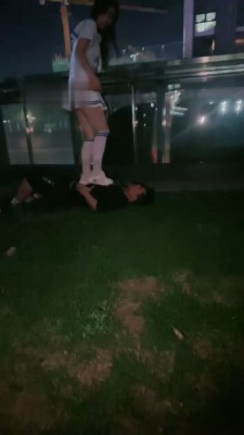 图片[8]_【雪王】户外172女神骑马/人体沙发/踩踏舔闻jio鞋_绳艺库视频下载