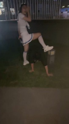 图片[8]_【素人星探】户外172女神骑马/踩脖子/遛狗/闻脚_绳艺库视频下载