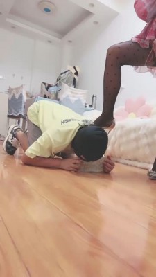 图片[4]_【调教视频】【桃子老师】剧情-老师惩罚差学生-强制闻鞋袜子塞嘴-掐乳_绳艺库视频下载