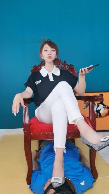 图片[9]_【魔鬼天使】严惩马奴/骑驯鞭抽/踩踏浓痰吐/舔靴 B2167_绳艺库视频下载