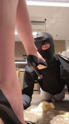 图片[6]_【绘子sama】御姐范-脚踩食物赏赐喂食_绳艺库视频下载