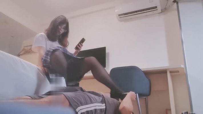 图片[4]_【调教视频】【颜颜颜主】闻舔脏鞋原味黑丝裸足_绳艺库视频下载