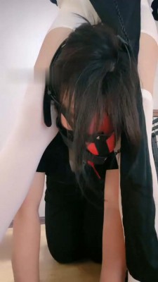 图片[8]_【维妮】情侣奴-转胯/关狗笼/白丝诱惑/高跟踩藤条抽_绳艺库视频下载