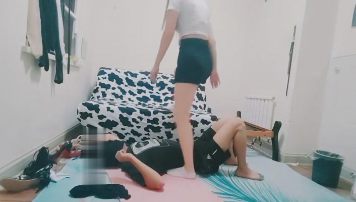 图片[9]_【萤火大人】白棉袜踩踏捂脸/深喉/腿绞掐脖窒息_绳艺库视频下载