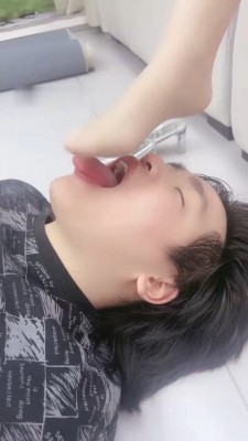 图片[11]_【饼干大大】带闺蜜调狗-转胯/舔脏鞋底闻袜子/踩踏踢踹_绳艺库视频下载