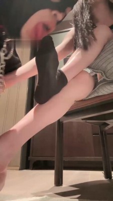 图片[6]_【阿月】帆布鞋原味黑袜辱-踩狗爪/鞭打/舔脚趾_绳艺库视频下载