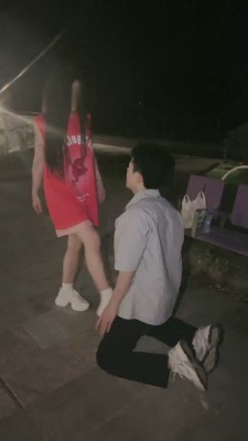 图片[3]_【饼干大大】户外-舔脏小白鞋/口吐喂食/白袜塞嘴/遛狗爬行 B2164_绳艺库视频下载