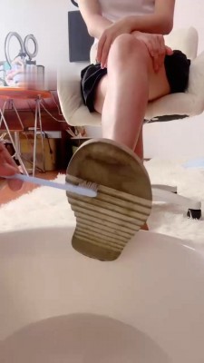 【诗酒】素人S首调-长靴全体重踩头/吃指甲【下】_绳艺库视频下载