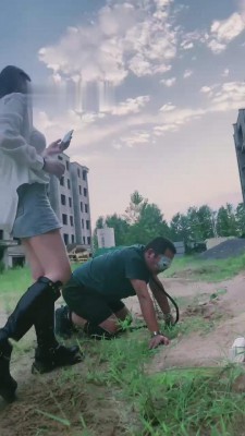 图片[4]_【调教视频】【宸宸】囚禁户外飞踹/强迫吃泥土_绳艺库视频下载
