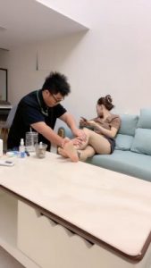 【盖洛】36码脚超强深喉插嘴-骑马-喂食【完整版】 bf30572_绳艺库视频下载