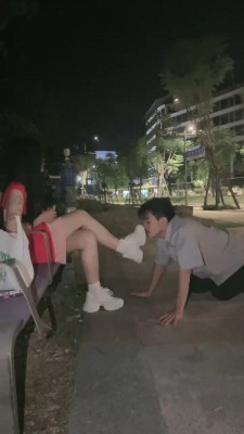 图片[5]_【饼干大大】户外-舔脏小白鞋/口吐喂食/白袜塞嘴/遛狗爬行 B2164_绳艺库视频下载