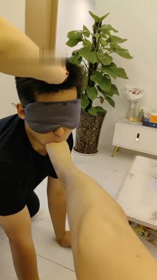 图片[11]_【萝莉糖糖】双S-骑马转胯/踩踏/掐乳/插嘴脚喂食【双视角版】_绳艺库视频下载