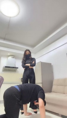 图片[6]_【妆主大大】吊绑狠虐-超艺术踢踹鞭打_绳艺库视频下载