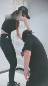 【美娜格格】御姐女神白袜艺术虐打_绳艺库视频下载