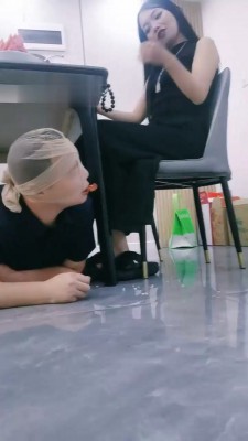 图片[4]_【幽魅】双S-桌下伺候主人用餐_绳艺库视频下载