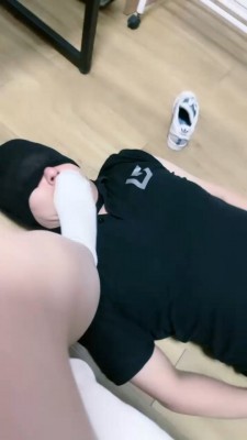 图片[6]_【kueen梦】骑马/坐脸/闻腋下/运动鞋白袜闻舔_绳艺库视频下载