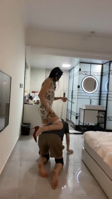 图片[7]_【瑶瑶】骑马/白丝高跟踩/狗爬行/喝圣水/鞭打_绳艺库视频下载