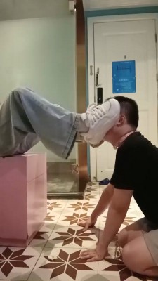 图片[5]_【爱可呀】大学生S-白袜超脏白鞋气味羞辱_绳艺库视频下载