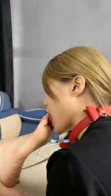 图片[4]_【领主老大】开发女同学做狗-跪舔高跟凉鞋/插嘴/转胯/掐脖窒息_绳艺库视频下载