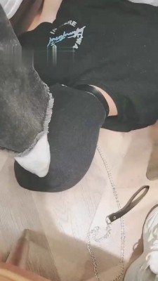 图片[8]_【姜果果】小白鞋原味白袜闻舔_绳艺库视频下载