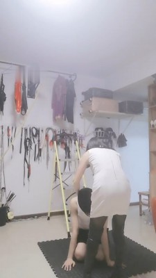 图片[3]_【SMqueenwuhan】关狗笼舔长靴/鞭打/耳光抽【完整版】_绳艺库视频下载