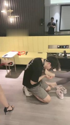 图片[13]_【尤物】开发闺蜜做S-鞭打骑马/耳光全体重踩_绳艺库视频下载