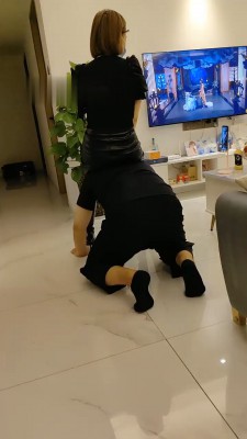 图片[2]_【萝莉糖糖】双S-骑马转胯/踩踏/掐乳/插嘴脚喂食【双视角版】_绳艺库视频下载