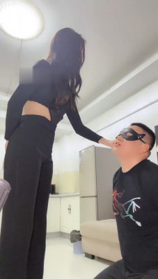 【妆主大大】吊绑狠虐-超艺术踢踹鞭打_绳艺库视频下载