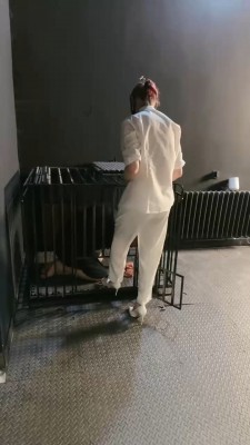 图片[4]_【冰诺】囚禁狗笼/抽耳光/全体重踩踏_绳艺库视频下载